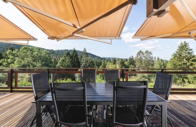 Exceptional chalet with jacuzzi, ping-pong table, Chalet des 3 petits pouhas