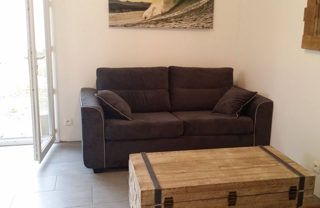 Exceptional T2, Garden, South exposure, 400 M Beach
