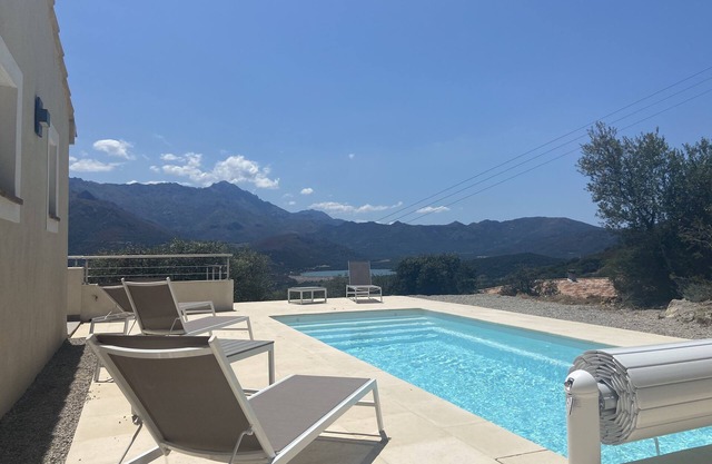 Exceptional view, Monticello, 10 mins from Ile Rousse, swimming pool
