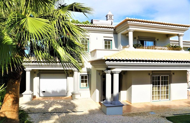 Exceptional villa with swimming pool
