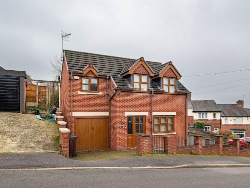 Exclusive 3-Bedroom Villa in Sheffield