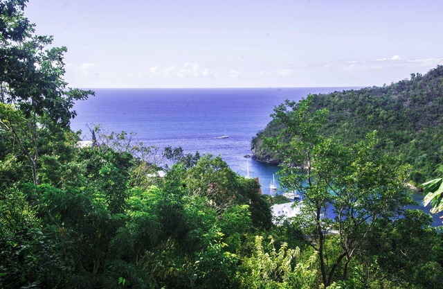 Exclusive cottage of Bay Views right over Marigots Bay