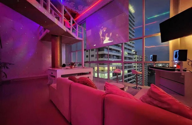 Exclusive Duplex Penthouse with Private Jacuzzi