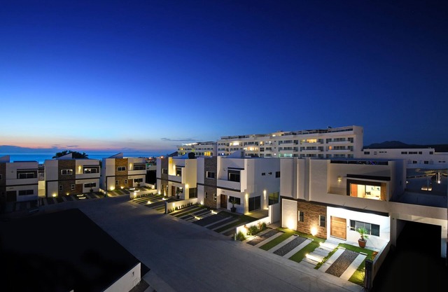 Exclusive House, spectacular view, private gated community.