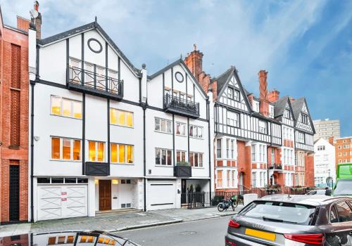 Exclusive Knightsbridge Townhouse with Parking