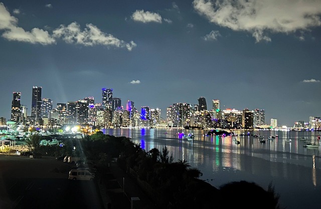 Exclusive Miami Studio Pool Beaches