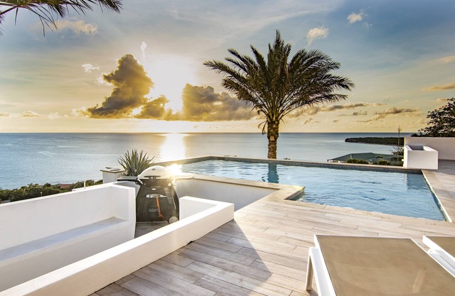 Exclusive Oceanview Villa Cas Abou – Sleeps 10, Private Pool & Beach Access