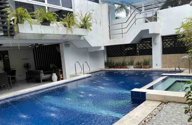 Exclusive Resort for 10