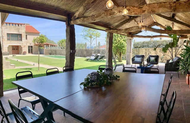 EXCLUSIVE RURAL HOUSE WITH POOL IN LAS RIAS BAIXAS