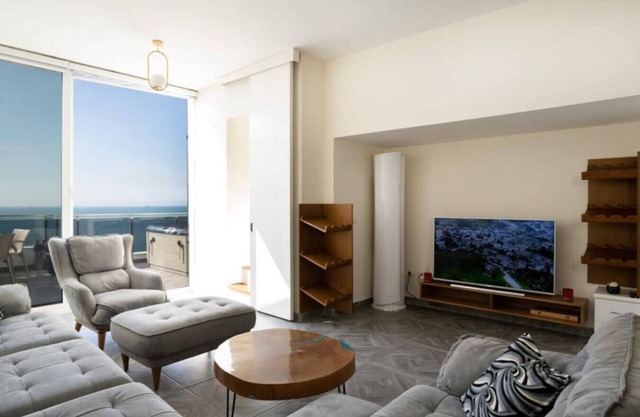 Exclusive Seafront Duplex with Jacuzzi