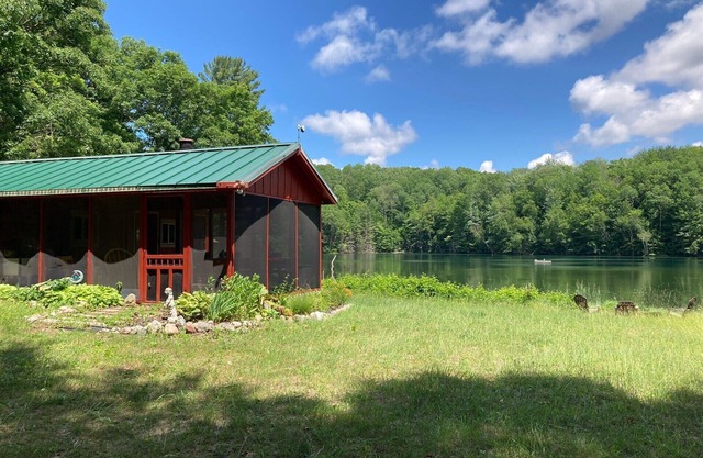 Exclusive & Secluded~7 Acre Lake~150 Acres~Beach, Dock, Kayak