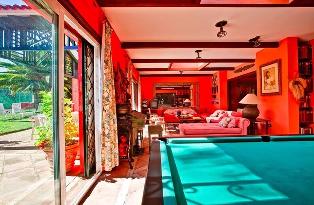 Exclusive villa on a golf course with paddle tennis court and views of the Teide