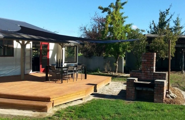 Exclusive Vineyard Cottage Escape