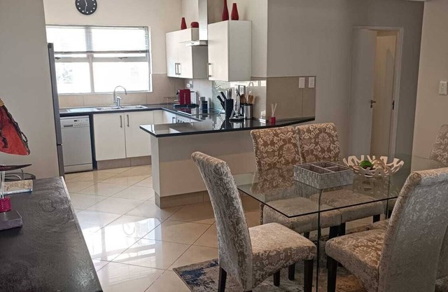 Executive 2-Bed Apartment in Prime Sandton Location - Jade Apartments