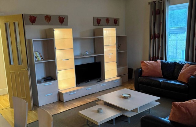 Executive Apartment, Woodford Mill, Witney