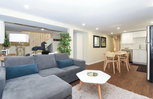 Executive Bsmt | 3 beds, 1 bath | Bsmt Apt | Sleeps 6