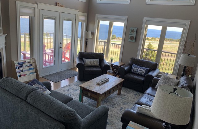 Executive Home Stunning Ocean View, St John's 10 min Sauna, Firepit, Fitness Rm