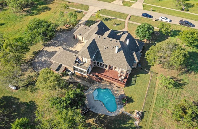 ★Executive Lakeside Estate★ Pool, Home w/o Appt