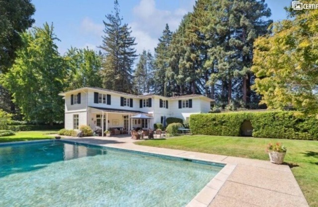 Executive Silicon Valley Home with Pool/Lush Gardens in Atherton
