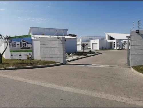 Executive Stay near airport & shops