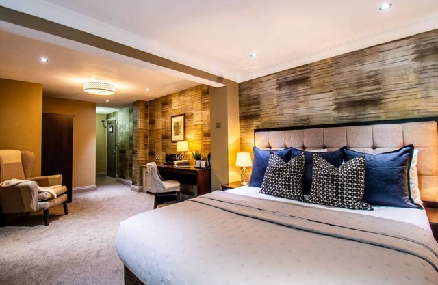 Executive Studio: Luxury Bathroom & Gym Access