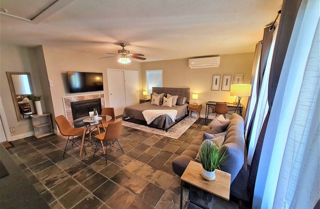Executive studio suite great location and amenities