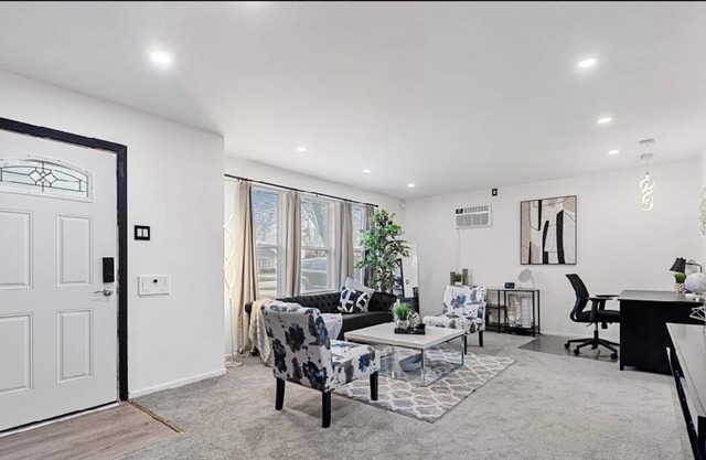Executive suite, work and play ready!!!!
