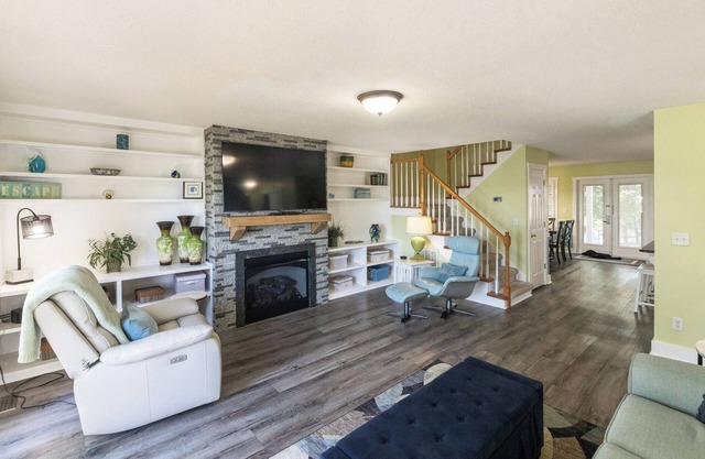 Executive Three Bedroom Yacht Condo