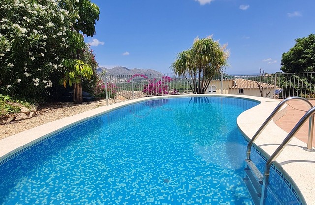 Executive Villa Fully Air Conditioned with Private Pool, Mountain and Sea Views