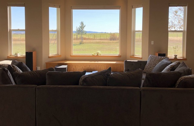 Expansive 4 Bedroom Musicians Home with cinema on 2 Acres