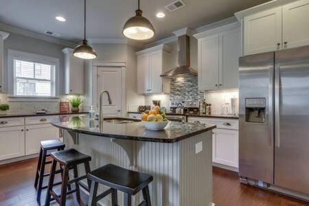 Expansive Home Near Belmont University