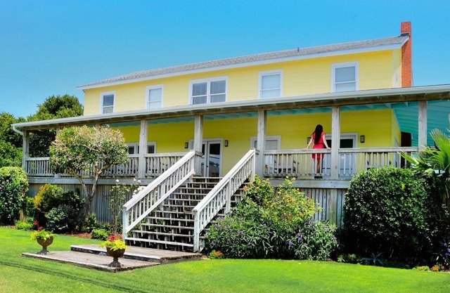 Expansive Oceanfront Cottage with Blockade Runner Beach Resort Amenity Access