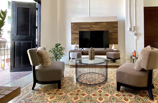 Experience Casco Viejo, Panama 6