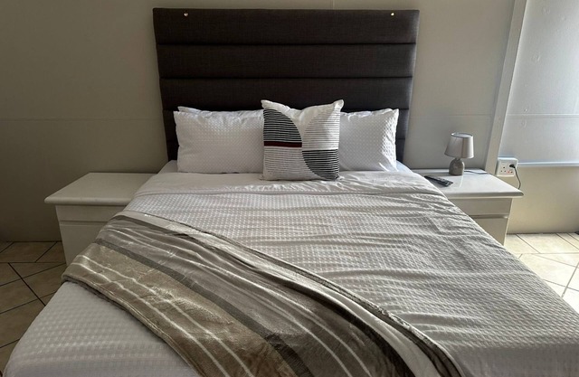 Experience Comfort & Style in This Cozy 2-Bedroom Apartment in Pretoria!