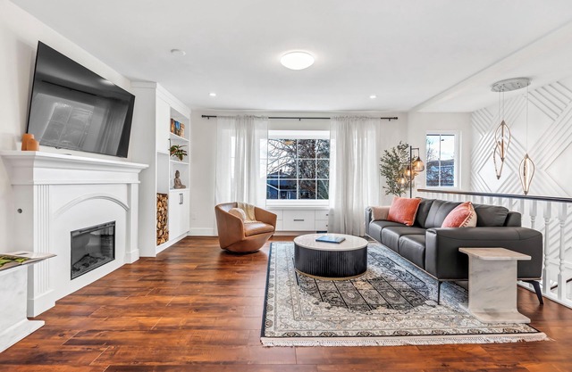Experience Cozy Comfort & Spacious Luxury: Your Family's VRBO Paradise!