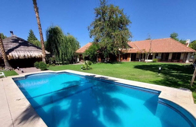 Experience Luxury and Serenity at Makeda Lodge, with pool. - Your Dream Retreat