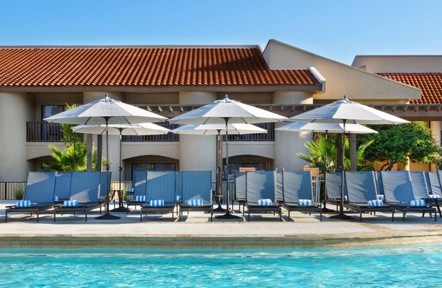 Experience Nature's Splendor: Luxurious Resort with Unforgettable Views| 3 Units