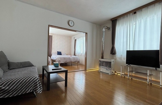 Experience relaxation in a 666m2 onestory house /Otaru Hokkaidō