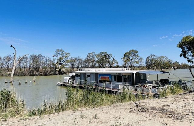 Experience the original houseboat holiday aboard a Liba Liba - HIRE DRIVE