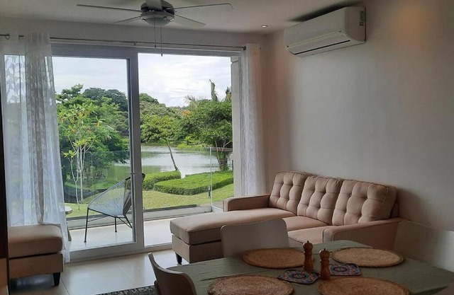 Experimente místico en este apartamento increíble con vista al lago