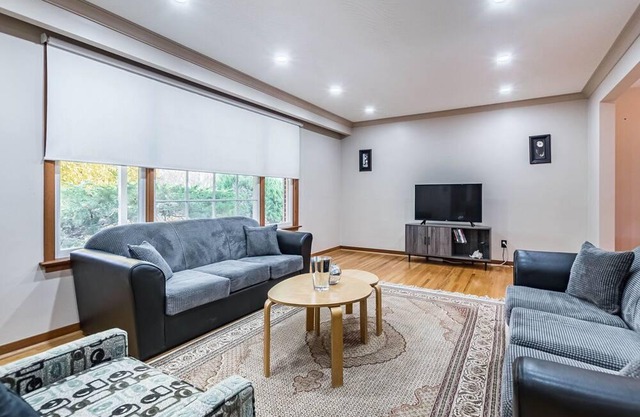 Explore Port Credit from Our Charming 4-Bedroom Home!