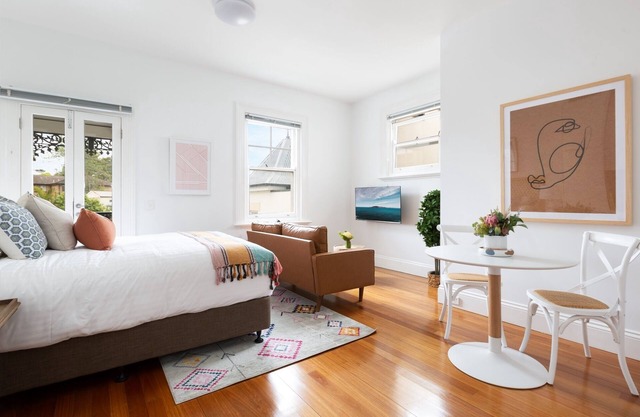 Explore Sydney Staying in Perfect Located Studio