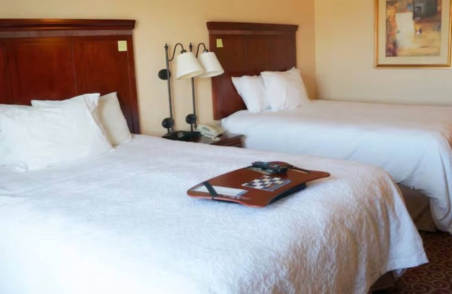 Explore the Grand Canyon: Kingman Suite Close to Downtown