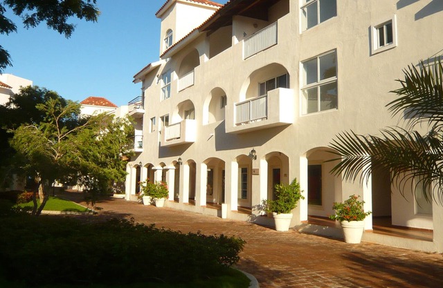 Exploring a relaxing Paradise