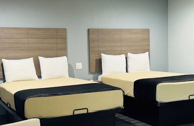 EXPRESS INN & SUITES