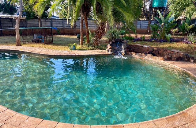 Exquisite 3 bed with pool and solar - 2238