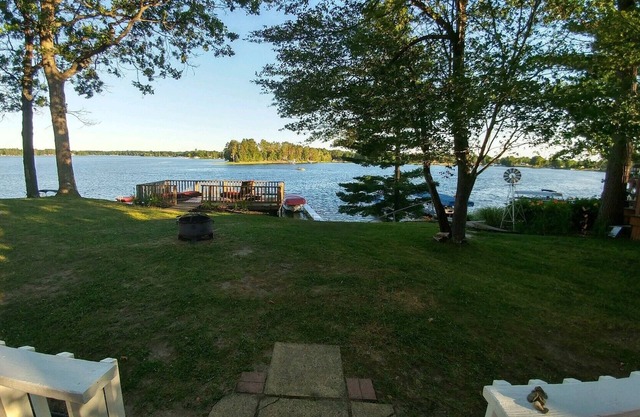 Exquisite Cabin on Beautiful Long Lake