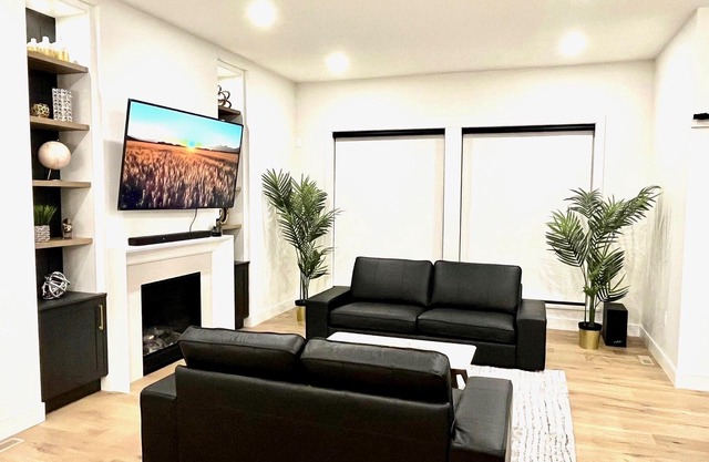 Exquisite & Luxurious Family Home, Near Vancouver, 5-star rated, Pet Friendly