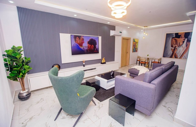 Exquisite One bed, 1.5 bath. 10 and 15 minutes away from the closest beaches.