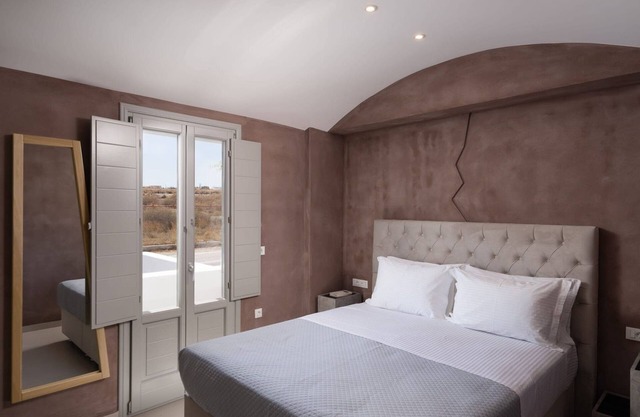 Exquisite Santorini Suite | Two Bedroom Suite with Private Hot Tub | Monolithos